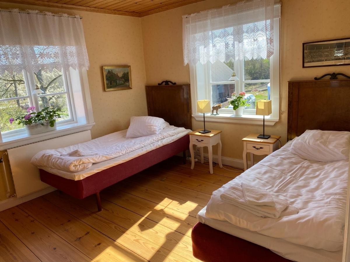 Spjutsbygds Gards Bed And Breakfast Rodeby Bagian luar foto