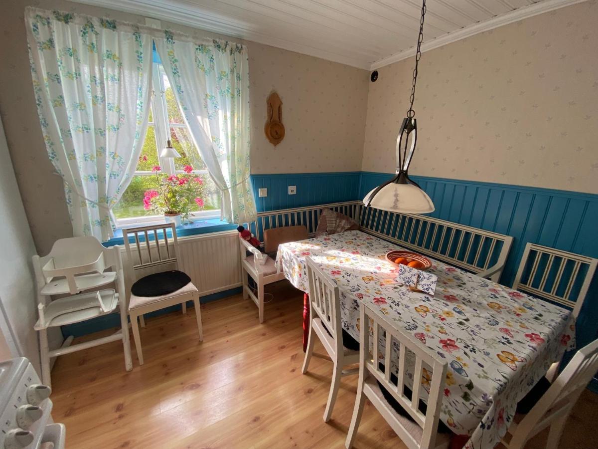 Spjutsbygds Gards Bed And Breakfast Rodeby Bagian luar foto