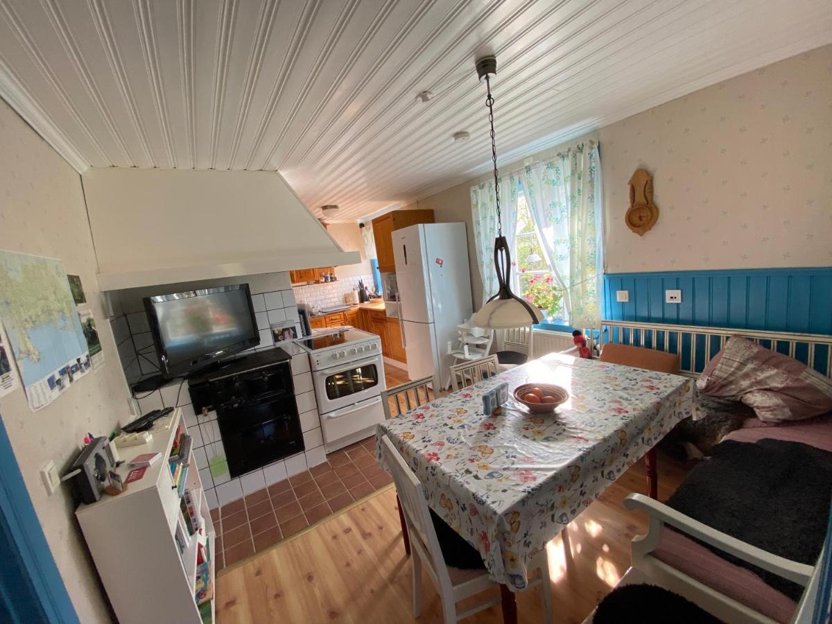 Spjutsbygds Gards Bed And Breakfast Rodeby Bagian luar foto